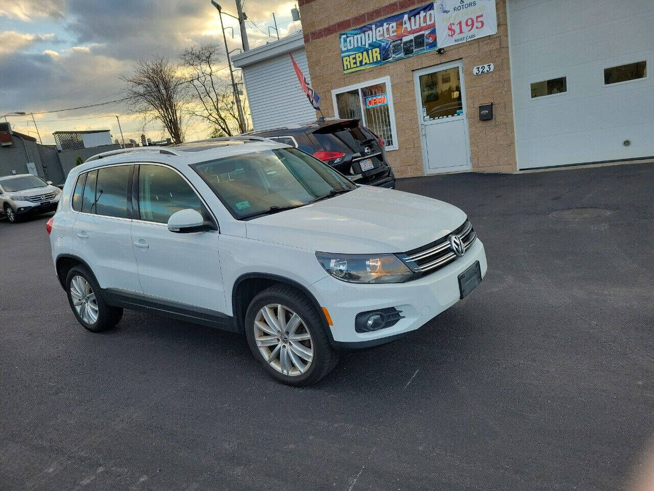 2014 VOLKSWAGEN Tiguan