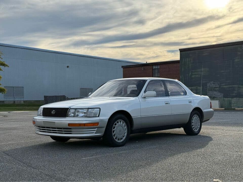 Lexus LS