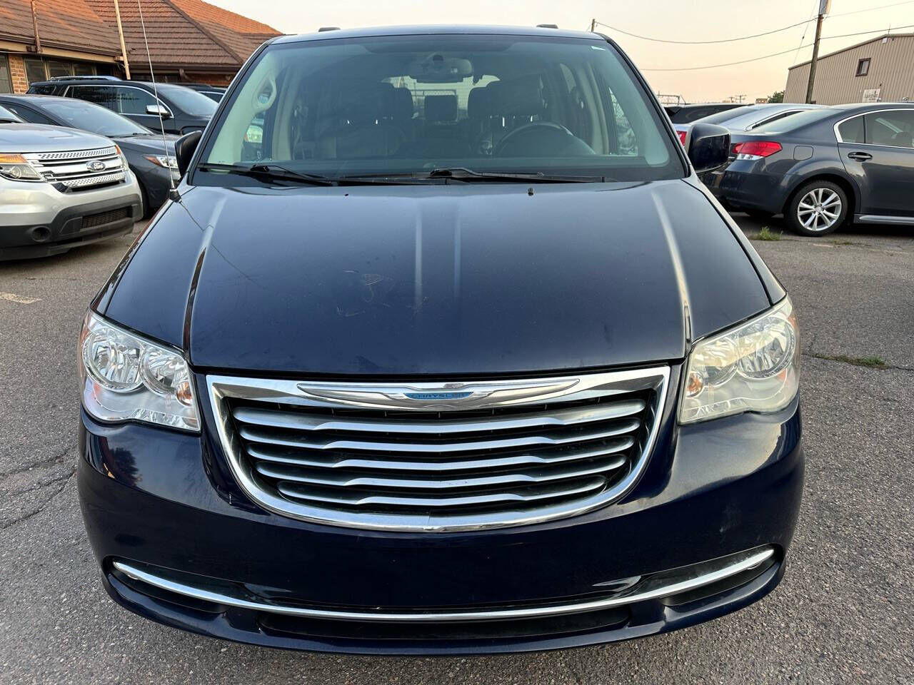 2012 CHRYSLER Town and Country