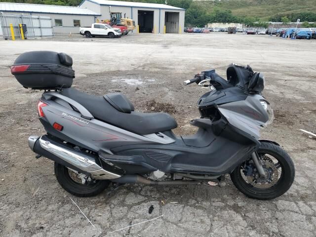 Suzuki AN650L