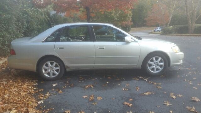2004 TOYOTA Avalon