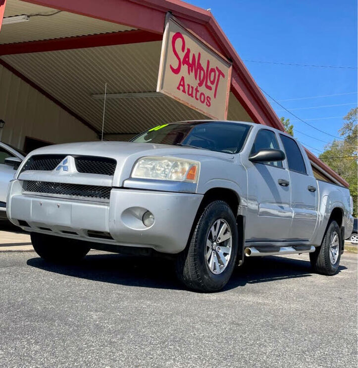 Mitsubishi Raider