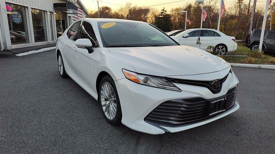 2019 TOYOTA Camry