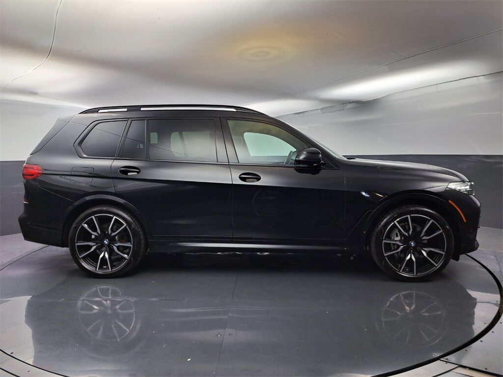 2022 BMW X7