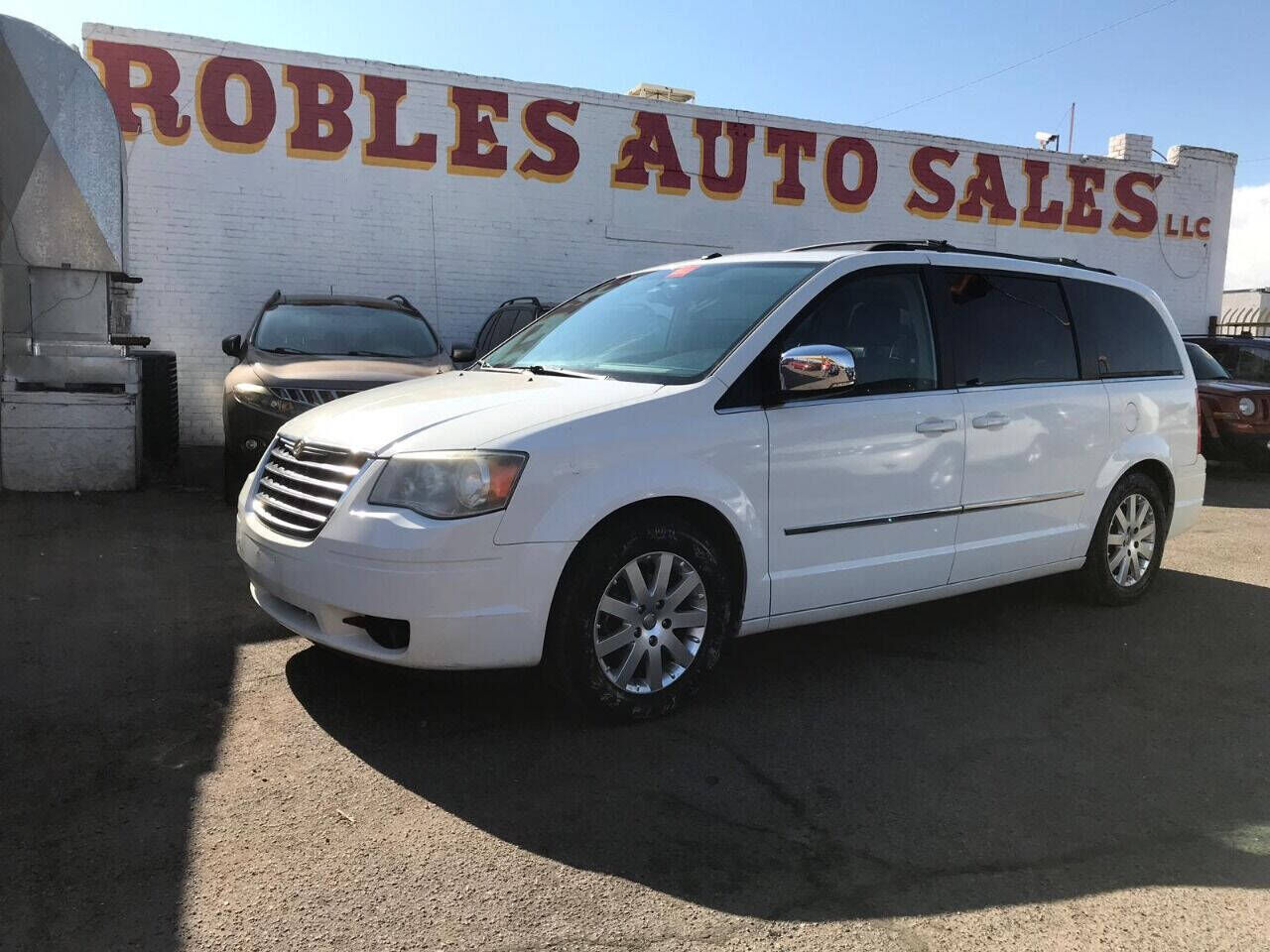 2010 CHRYSLER Town and Country