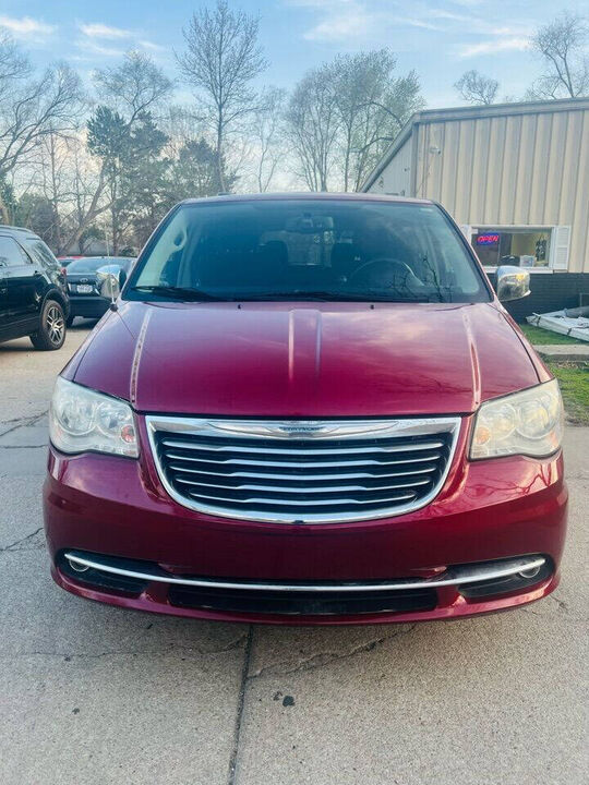 2016 CHRYSLER Town and Country