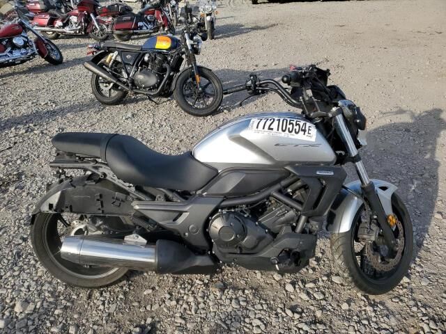 Honda CTX700N