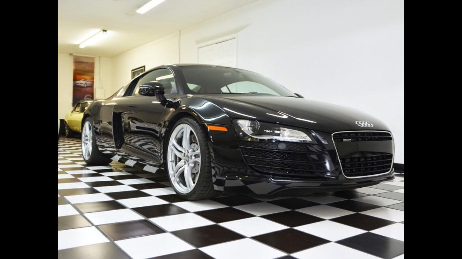 Audi R8