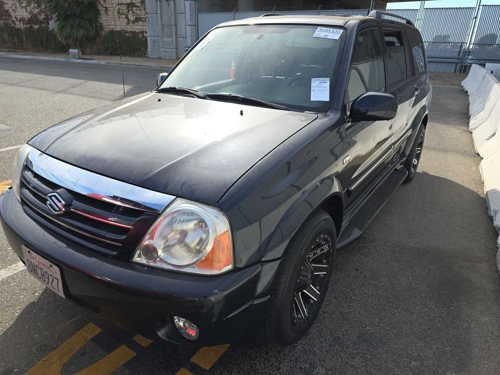 Suzuki XL7