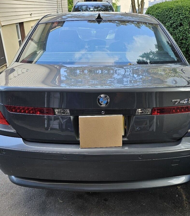 BMW 745i