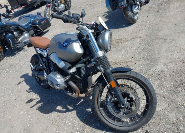 BMW R nineT