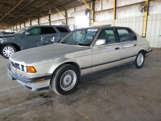 BMW 740i