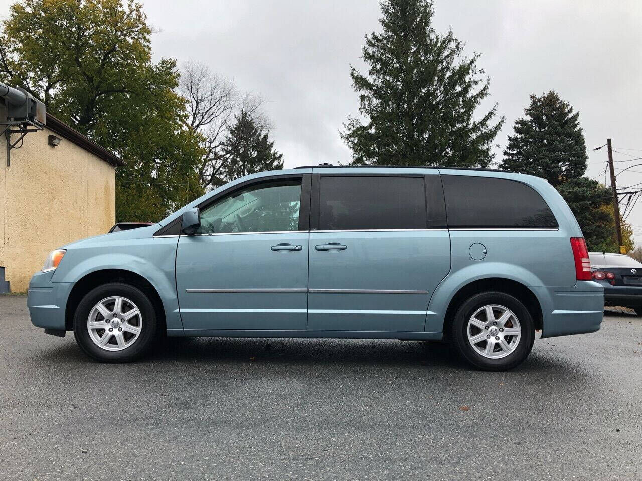 2010 CHRYSLER Town and Country