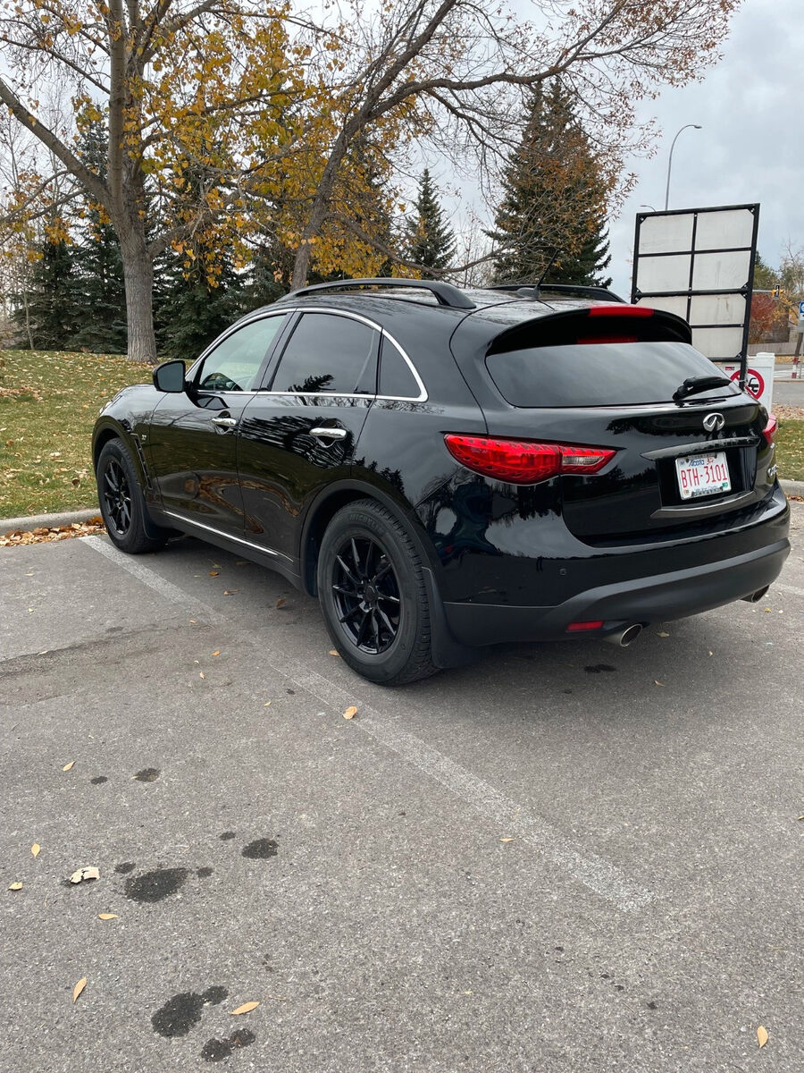 Infiniti QX70