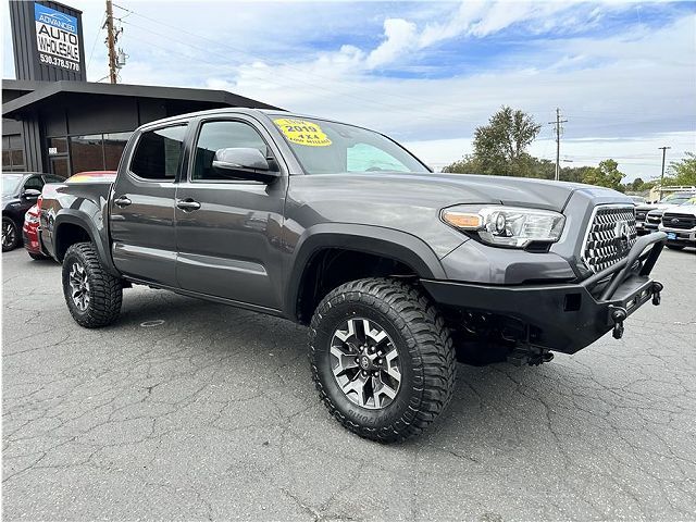 2019 TOYOTA Tacoma