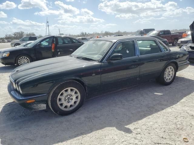 Jaguar XJ8