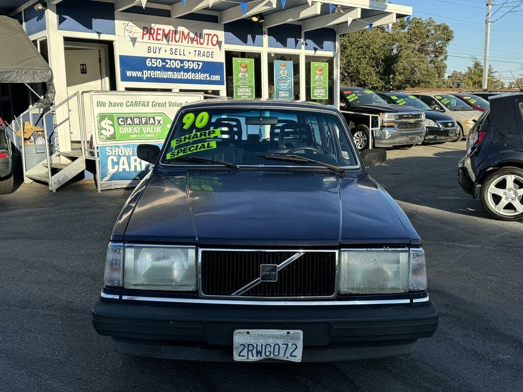 Volvo 240 Series
