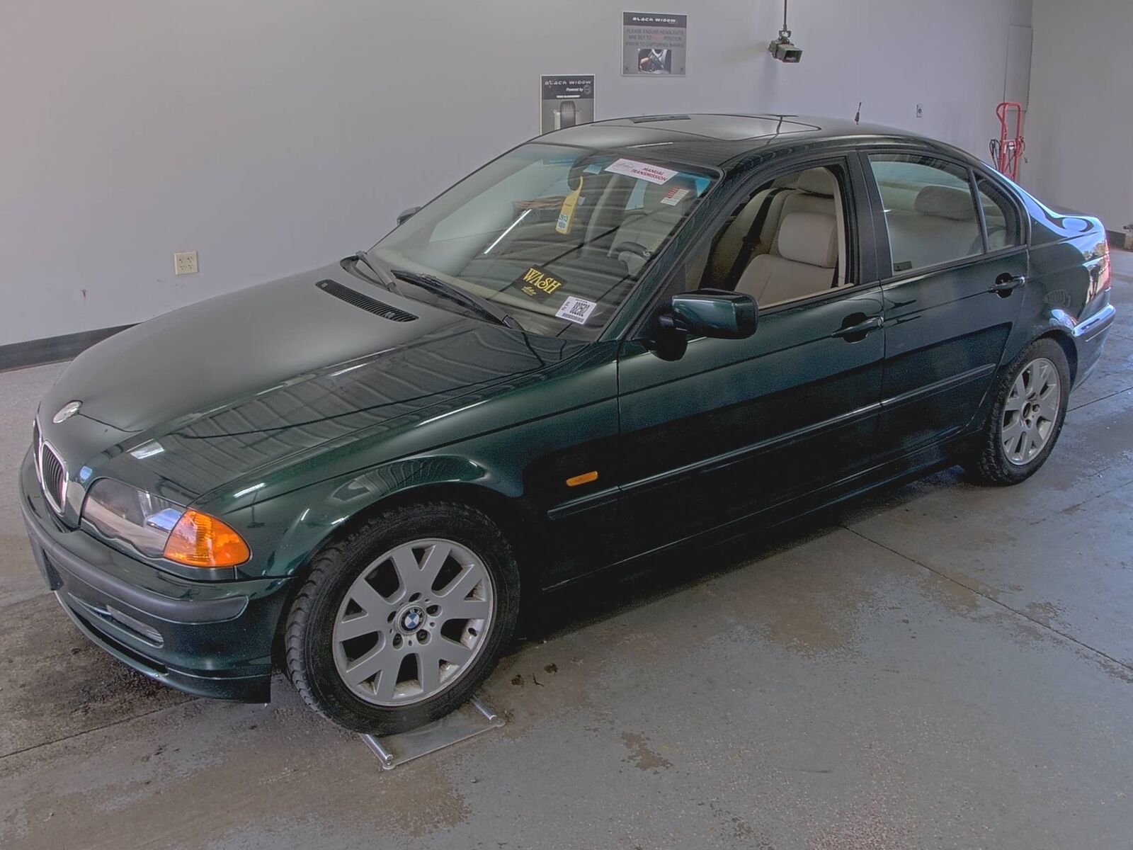BMW 323i