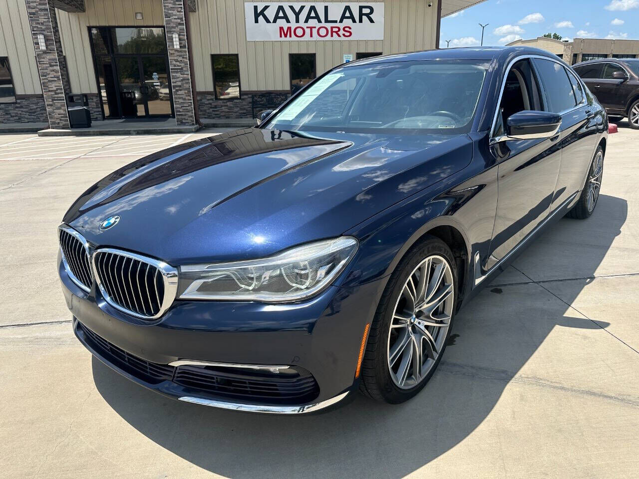 2016 BMW 750i