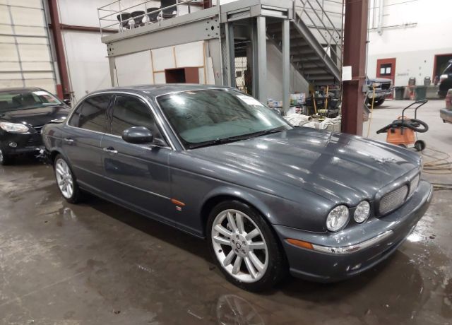 Jaguar XJR