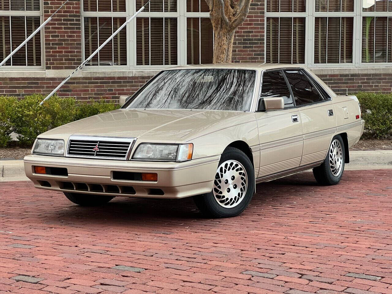 Mitsubishi Sigma
