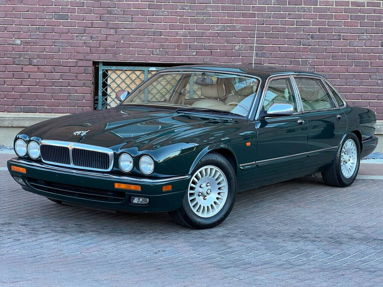 Jaguar XJ12