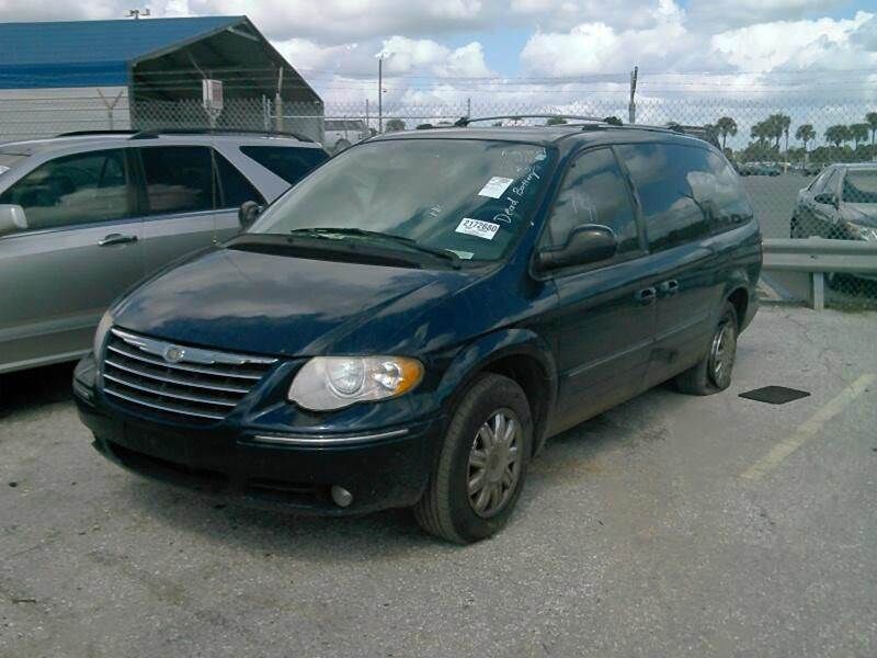 2005 CHRYSLER Town and Country