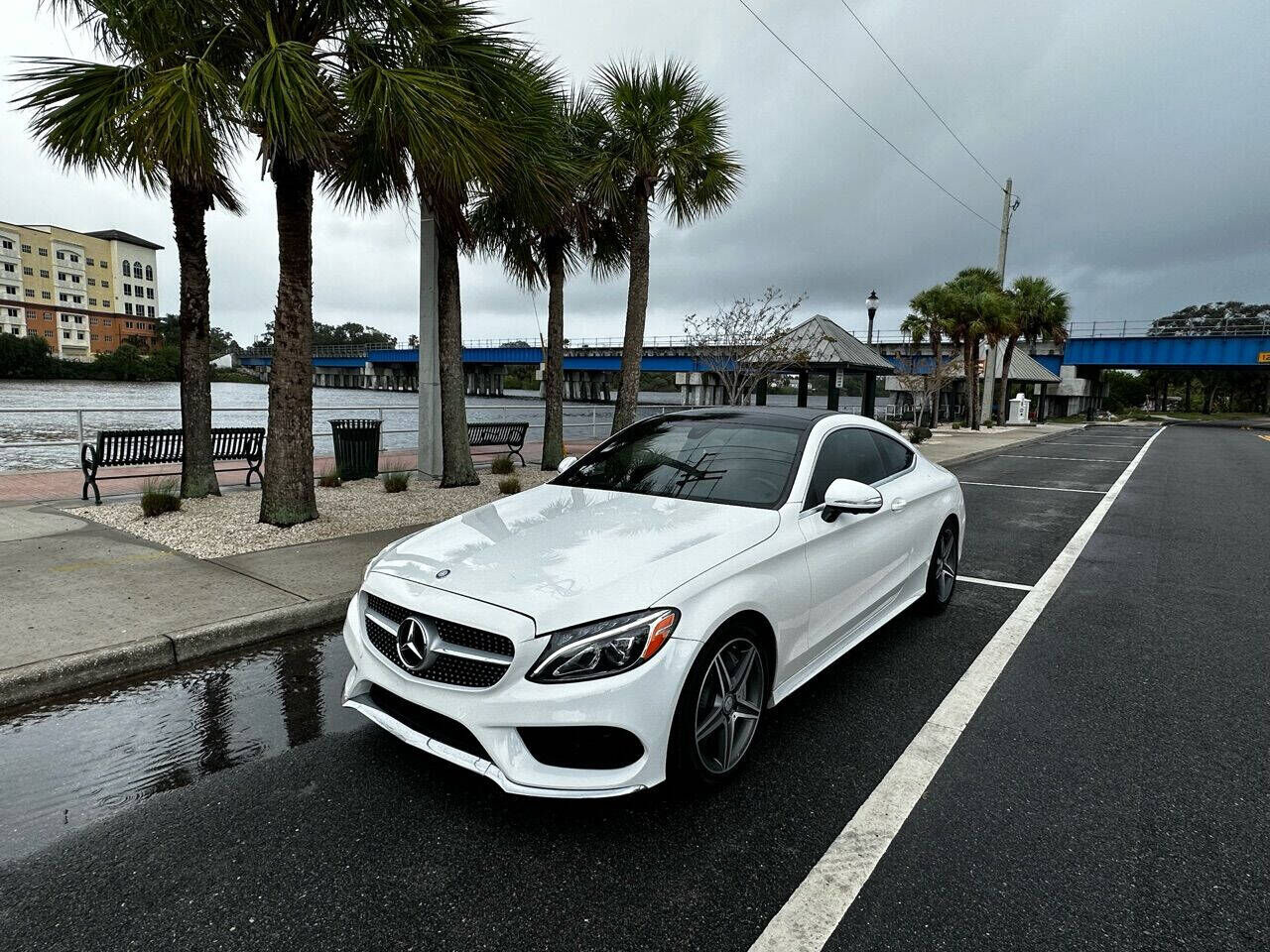 2017 MERCEDES-BENZ C-Class