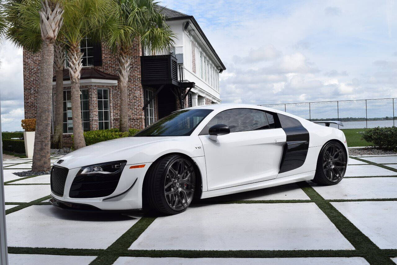 2010 AUDI R8