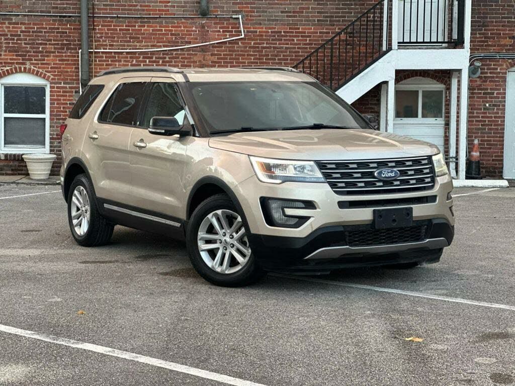 2017 FORD Explorer