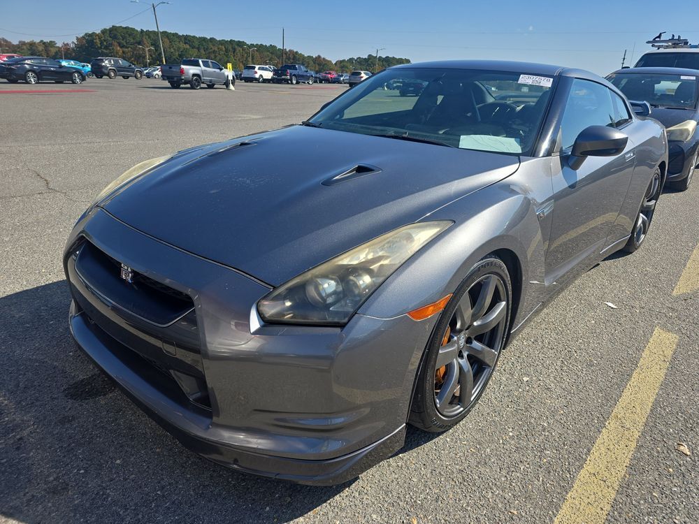 Nissan GT-R