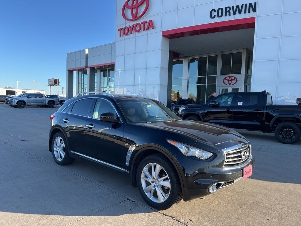 Infiniti QX70