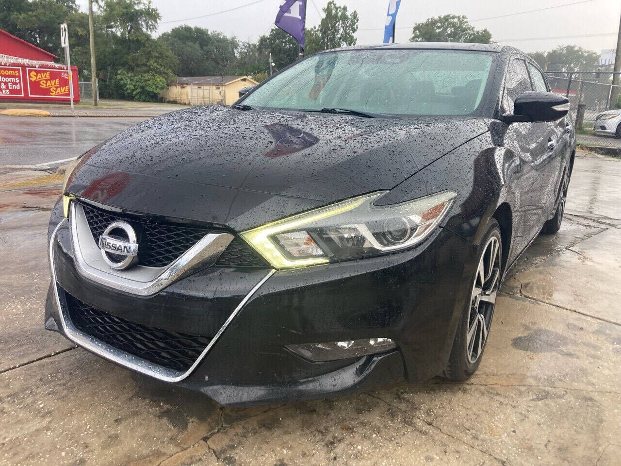 2017 NISSAN Maxima