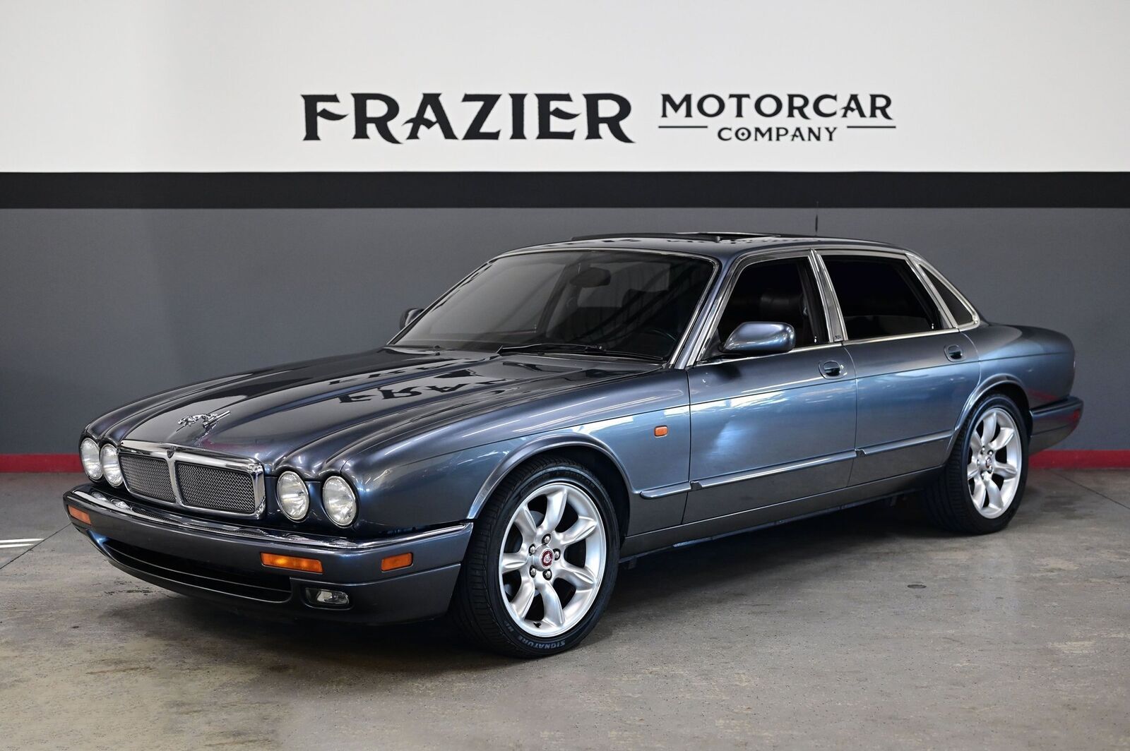 Jaguar XJR