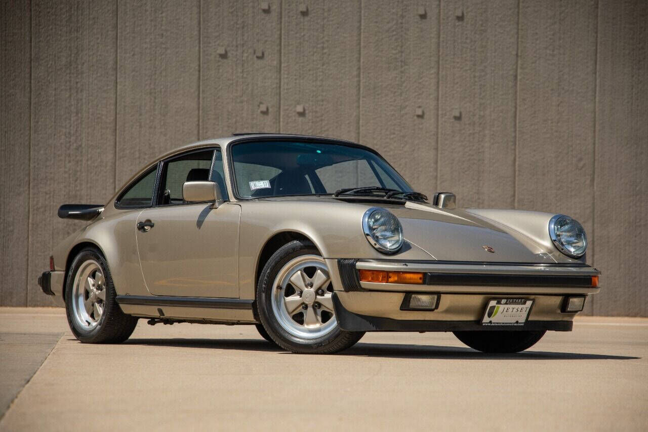 PORSCHE