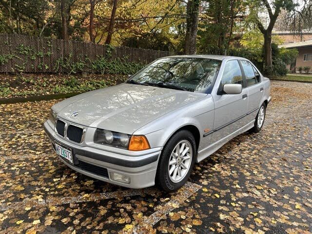 BMW 328i