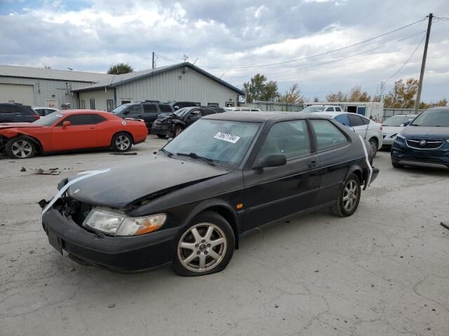 Saab 900