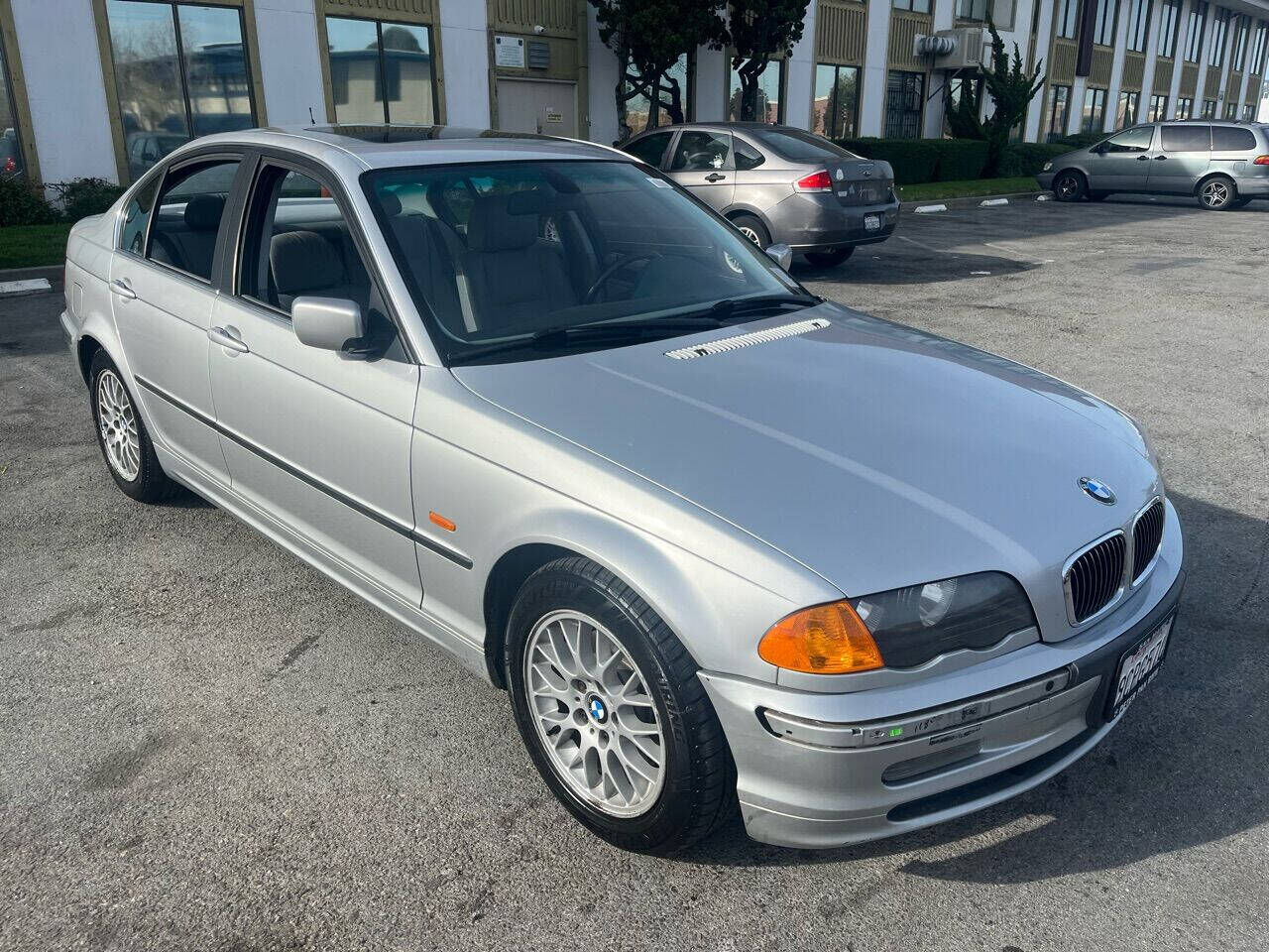 BMW 328i