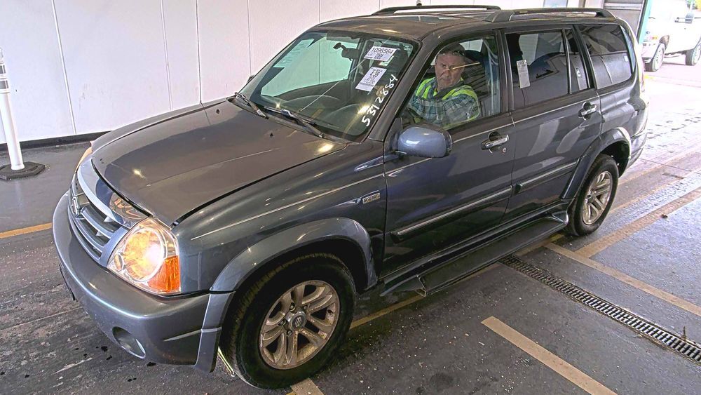 Suzuki XL7