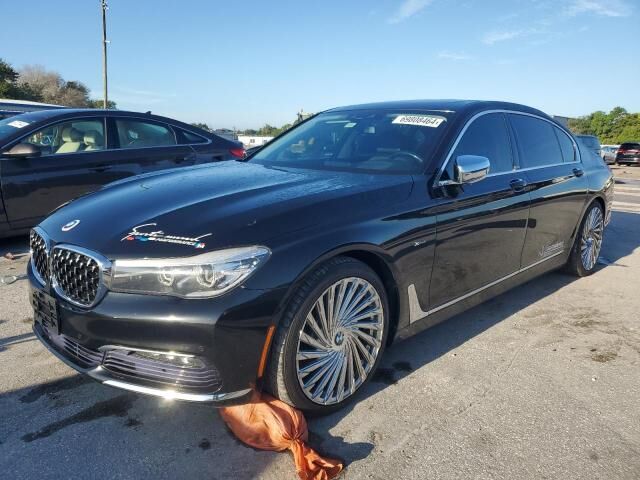 BMW 740i