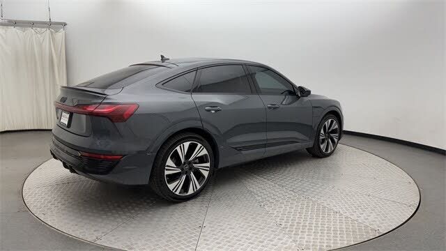 2024 Audi Q8