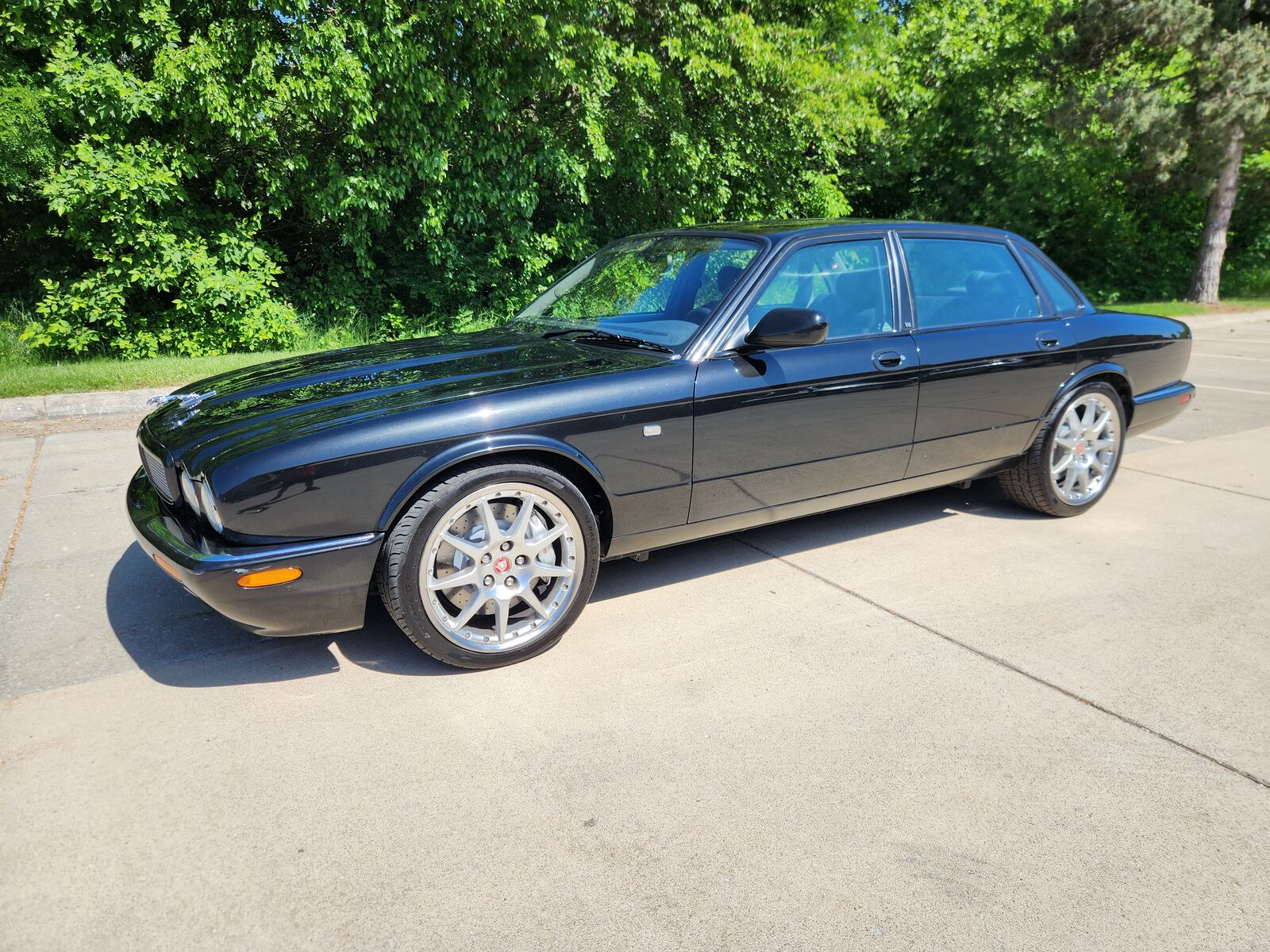 Jaguar XJR