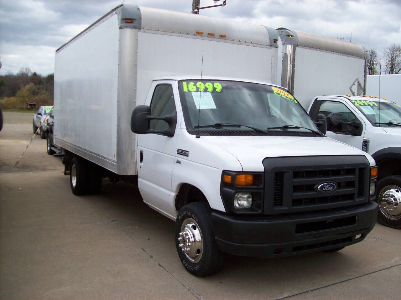 2016 FORD E-350