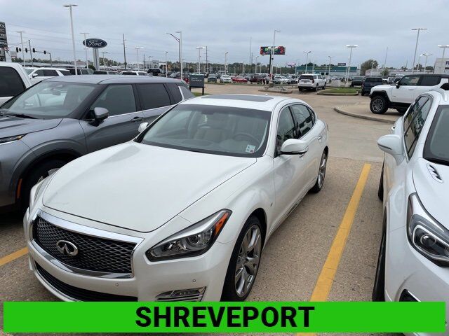 Infiniti Q70L