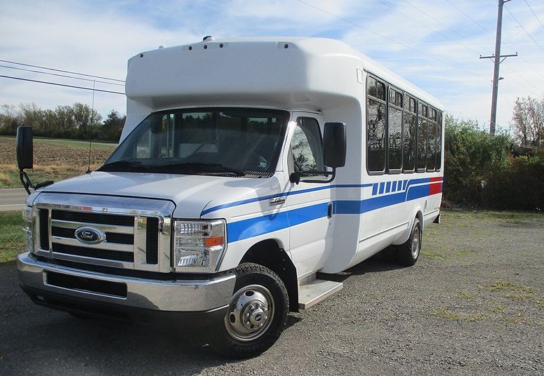 2017 FORD E-450