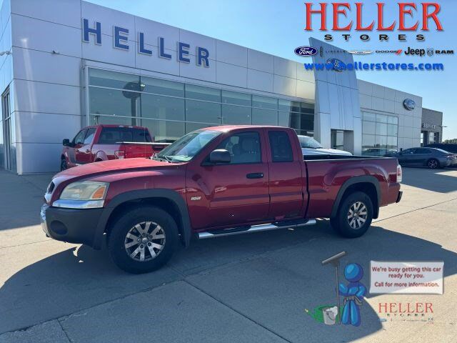 Mitsubishi Raider