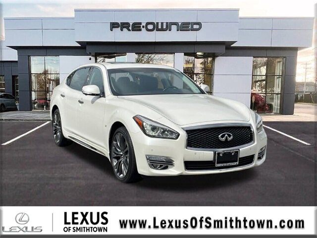 Infiniti Q70L