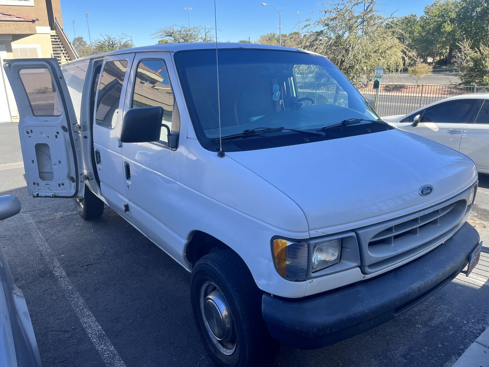 Ford E-250