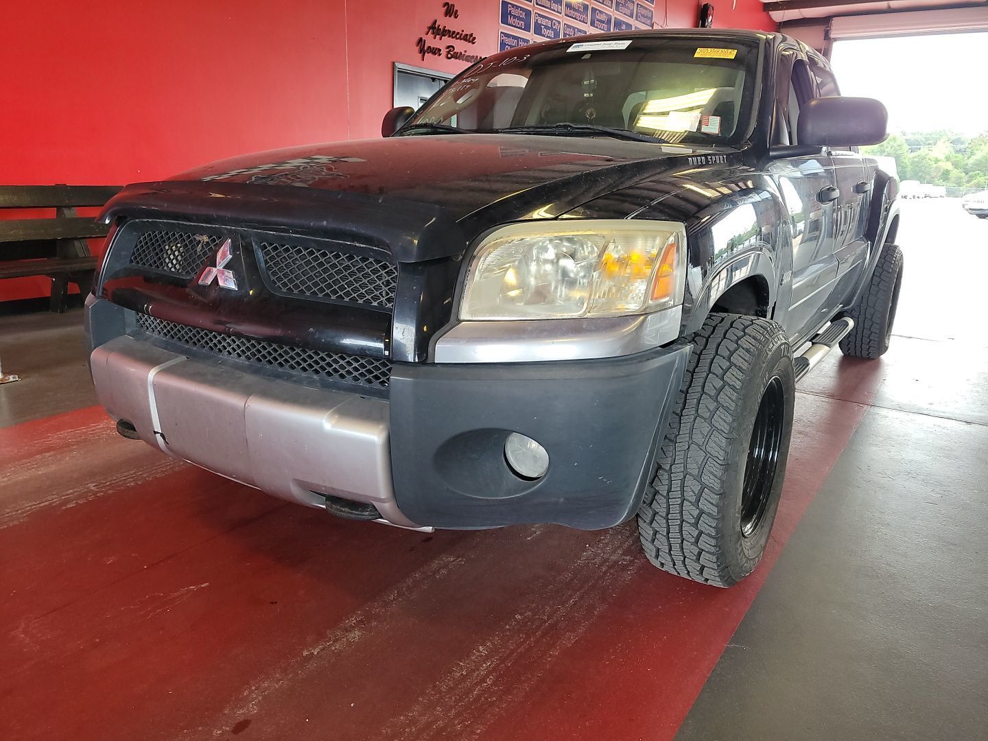 Mitsubishi Raider