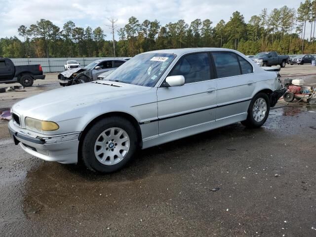 BMW 740i
